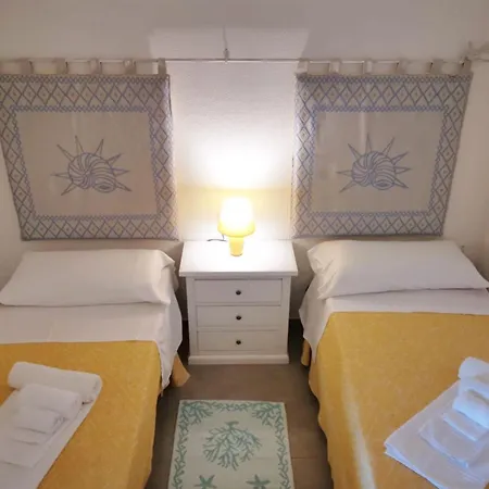 Appartamento Comfy Flat With Sea View Badesi